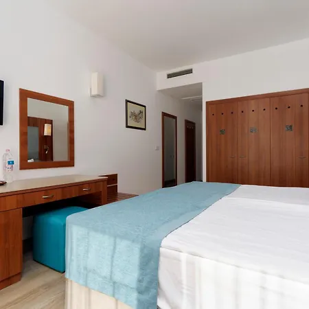Отель Alua Helios Bay 4*